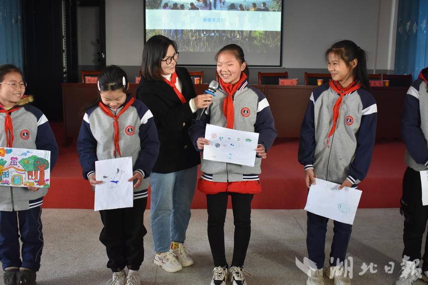 艺术为光 关爱为壤 蕲春管窑让留守儿童心灵之花绚烂绽放.doc